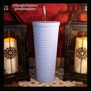 🆕️26 OZ STUDDED PYRAMID TRAVEL TUMBLER IN "BLUE ESSENSE" SCREW ON TOP & STRAW